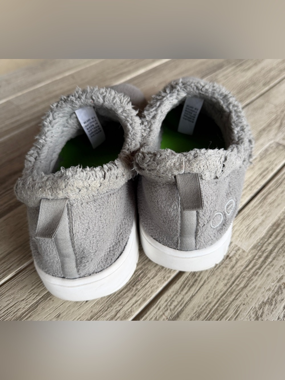 OOFOS OOcoozie Low Gray Sherpa Recovery Slip On Shoes Womens 9.5 Worn Twice - Picture 6 of 7
